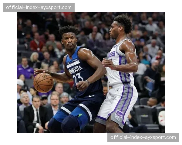 特写:关键时刻的一对一:安东尼-爱德华兹成功防守德文-布克 特写:关键时刻的一对一:安东尼-爱德华兹成功防守德文-布克