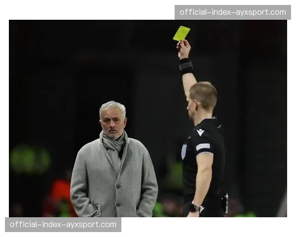 欧足联讨论修改规则，拟对故意破坏对方快发定位球行为出示黄牌